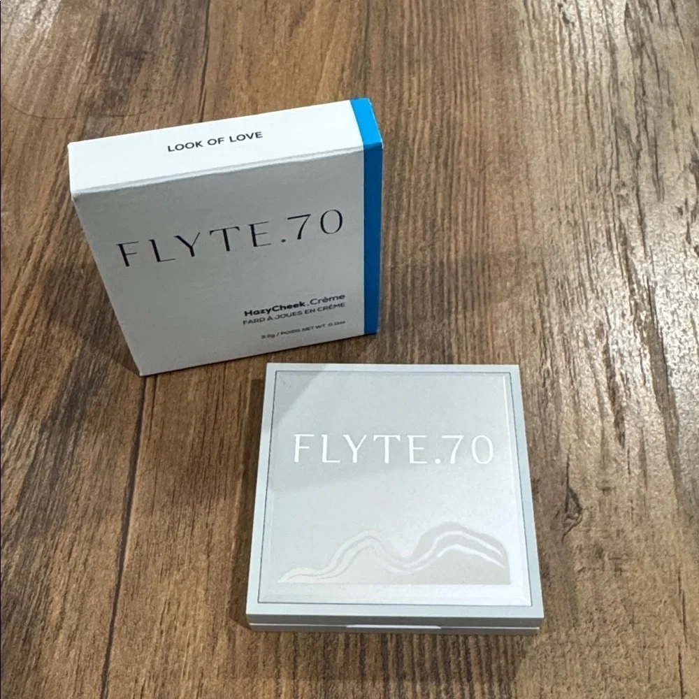 FLYTE.70 Cheek Creme Look of Love